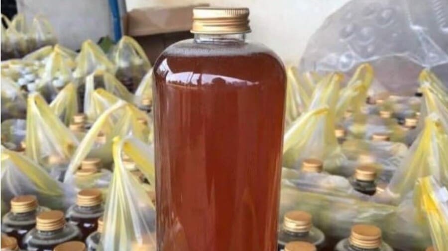 Mật ong hoa nhãn nguyên chất chai 1 lít 10 Hình ảnh mật ong hoa nhãn nguyên chất sau khib đóng chai và bảo quản