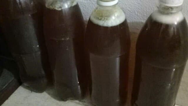 Giá mật ong nguyên chất bao nhiêu 1 lít? Bảng chuẩn 2025! 5 Giá mật ong rừng nguyên chất