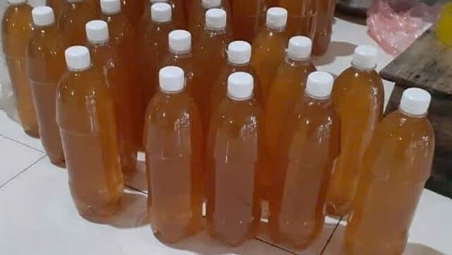 Giá mật ong nguyên chất bao nhiêu 1 lít? Bảng chuẩn 2025! 4 Giá mật ong hoa vải Lục Ngạn Bắc Giang