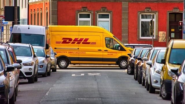 Giá mật ong nguyên chất bao nhiêu 1 lít? Bảng chuẩn 2025! 14 Giá mật ong nguyên chất có thể tăng khi chi phi vận chuyển lớn