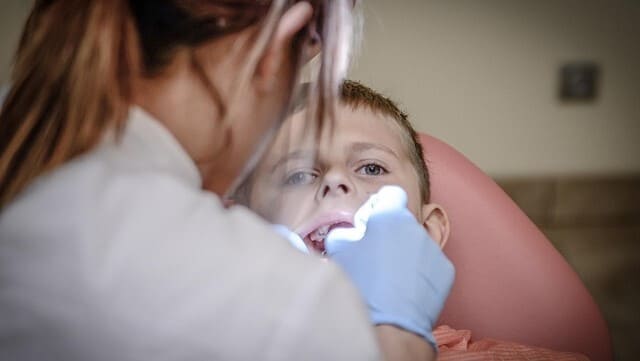 Top 20+ tác dụng của mật ong và mẹo dùng hiệu quả! 14 Mật ong có tác dụng gì với răng miệng