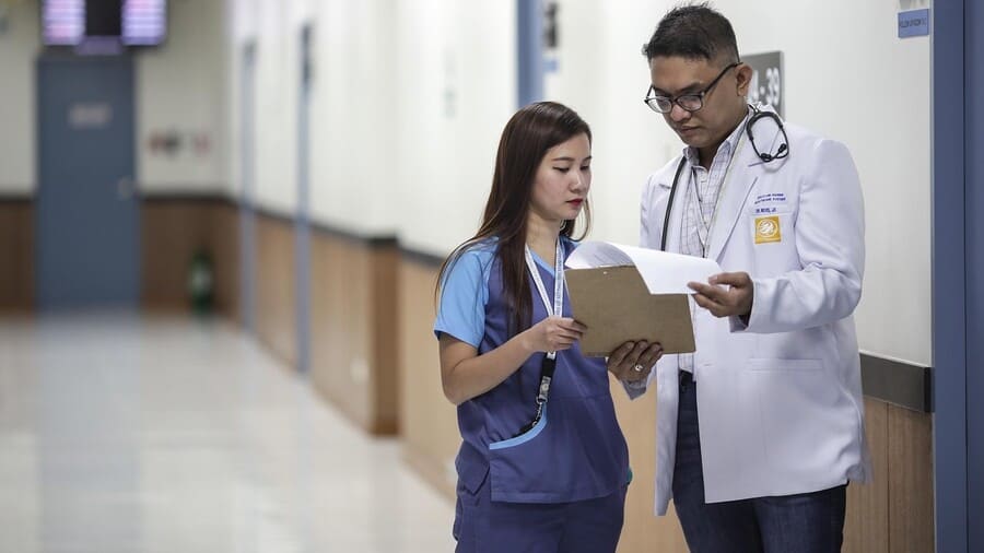 Máu nhiễm mỡ có uống được mật ong không? 8 cách uống đúng 36 Có thể kết hợp mật ong với thuốc điều trị mỡ máu không?