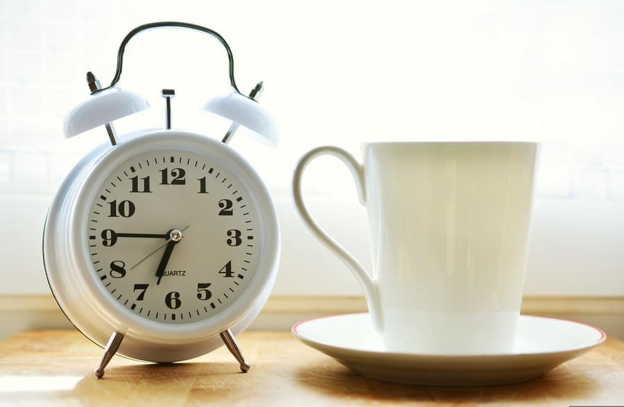 Nên uống mật ong hoa nhãn vào lúc nào?